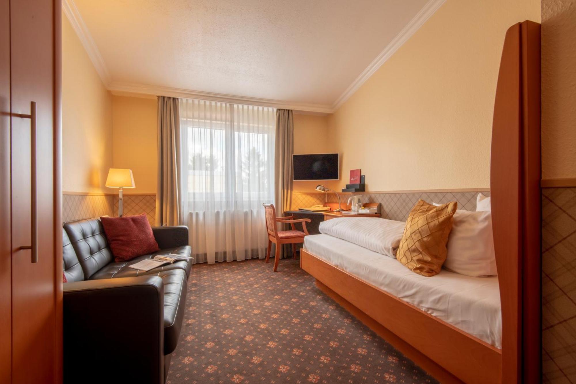 Single Room,272115437:JPEG