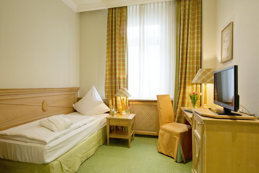 Standard Single Room,1212046138:JPEG